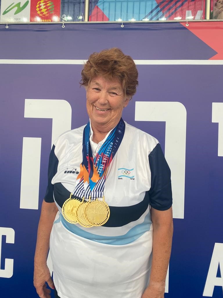 מכביה  ז'אנה שיבלין  זוכת שלוש מדליות זהב
