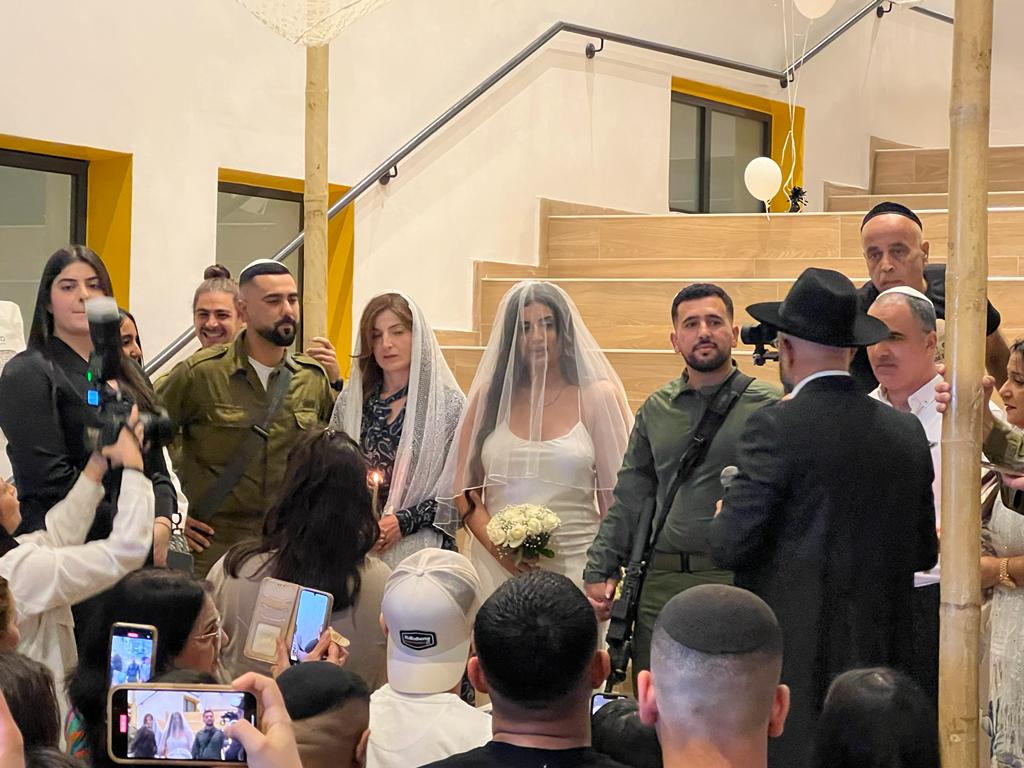 טקס חתונה, זוג מתחתנים בנהריה