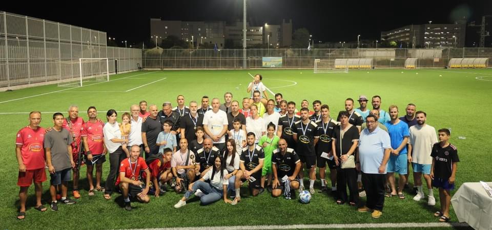 כל משתתפי הטורניר בתמונה משותפת