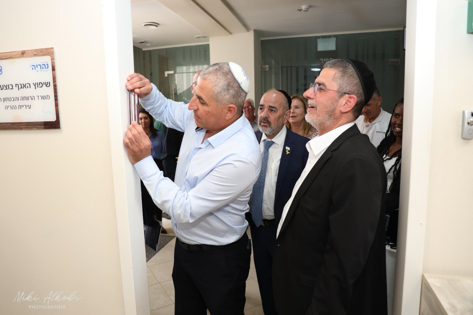 טקס תקיעת מזוזה באגף הרווחה החדש
